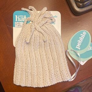 Infant knit hat. NWT